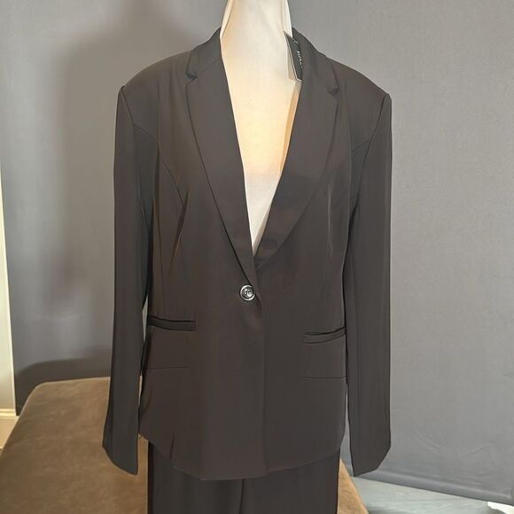 Women’s Black 2 Piece Pant Suit One Button Formal Office Wedding Size L NWT - Picture 2 of 16